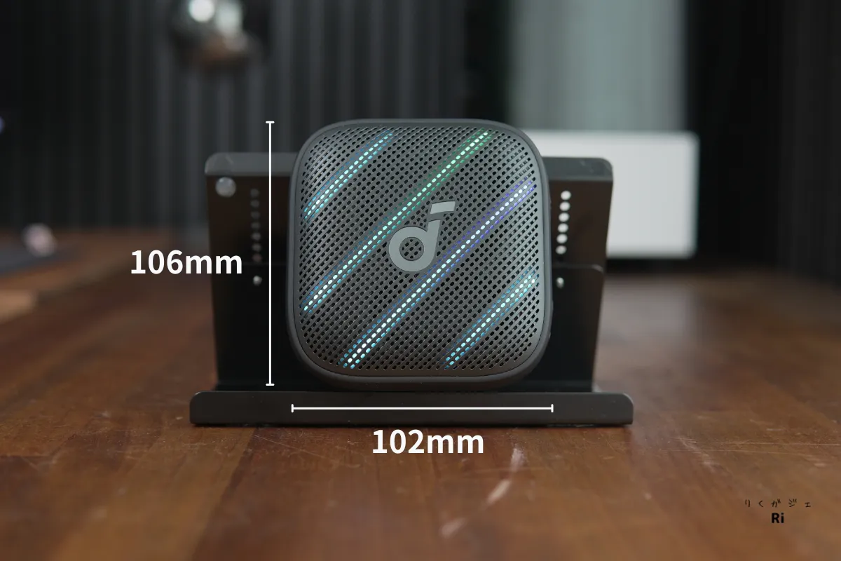 Soundcore Boom Go 3iのサイズ感。約102×106mm