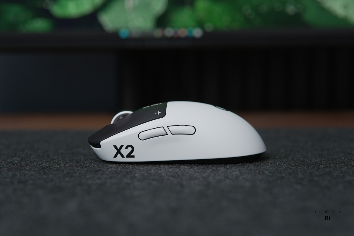G PRO X2 SUPERSTRIKEの左側面