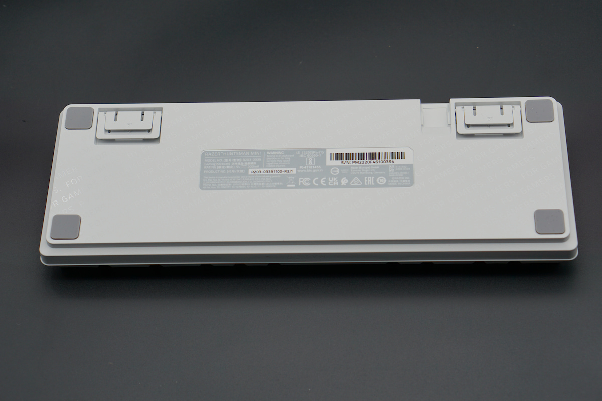 Razer Huntsman Miniの底面