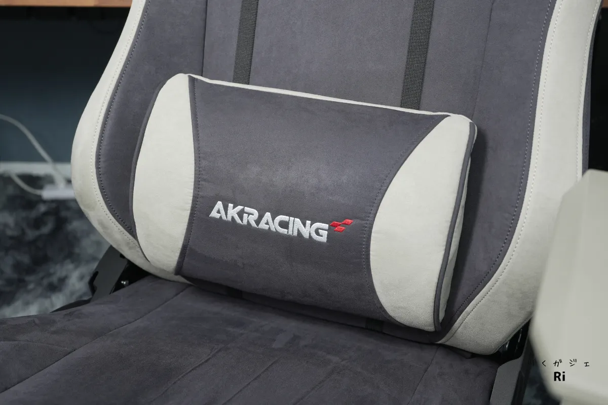 厚みのあるランバーサポートクッションのアップ