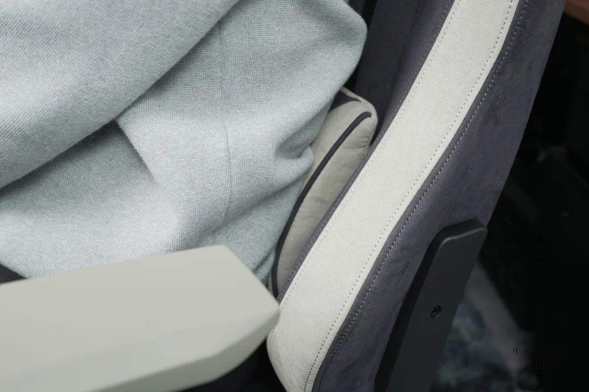 腰を支える厚みのあるランバーサポートの使用状態
