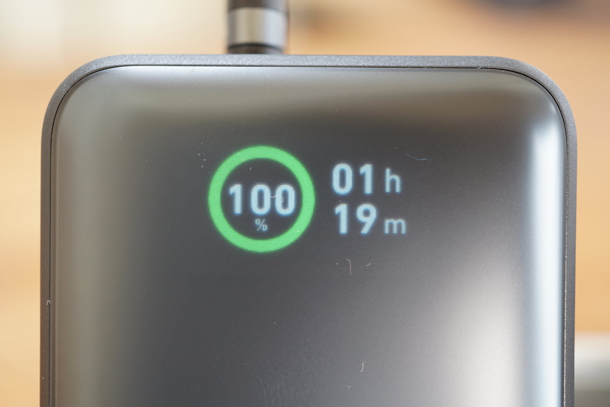 Anker Power Bank(10000mAh, 30W)のディスプレイ部写真