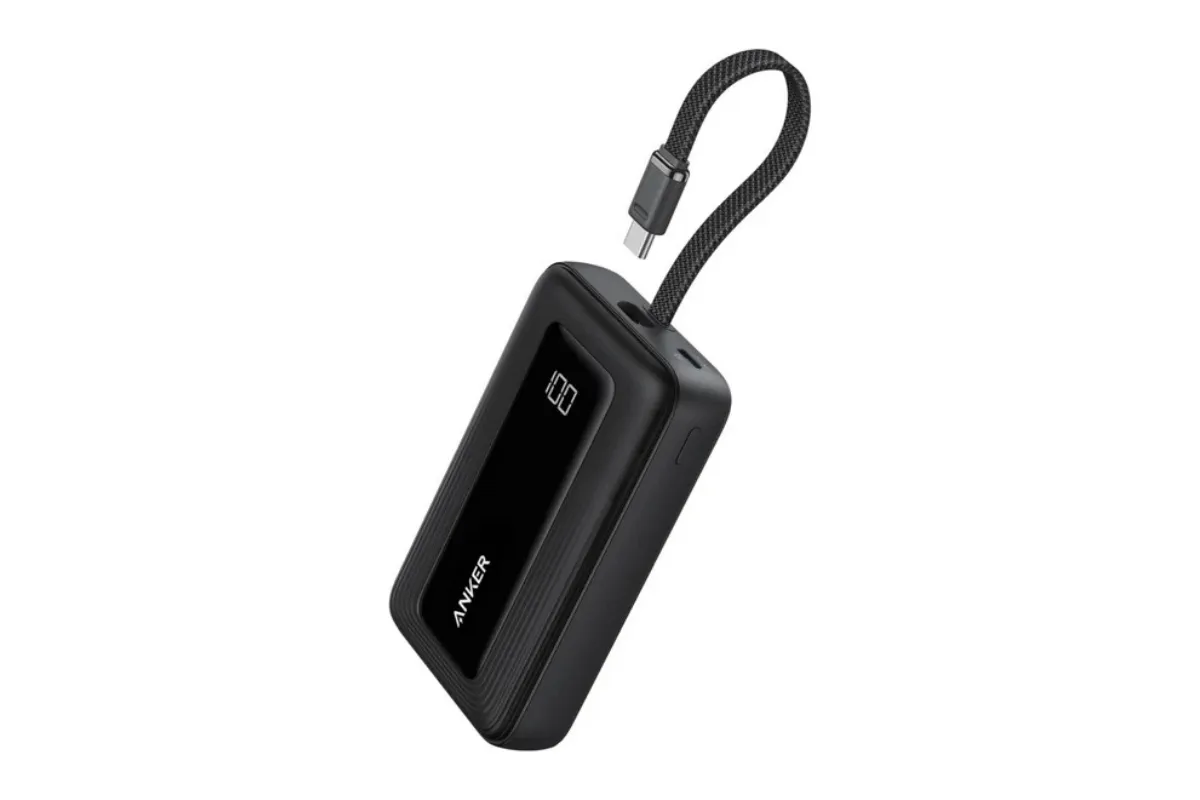 Anker Zolo Power Bank（10000mAh, 30W, USB-C内蔵）の商品画像。カラーはブラック。