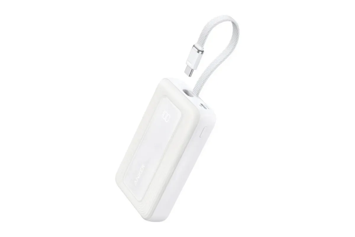 Anker Zolo Power Bank（10000mAh, 30W, USB-C内蔵）の商品画像。カラーはホワイト。