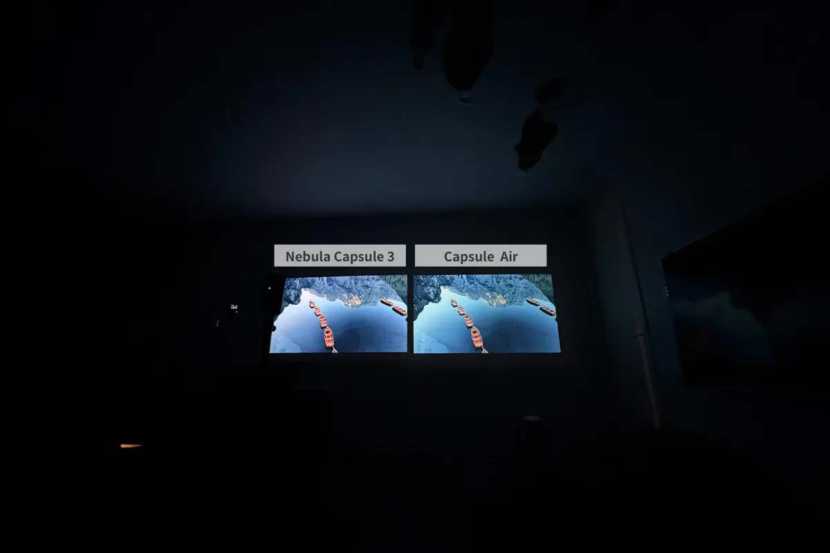 Nebula Capsule 3とCapsule Airの比較。部屋を完全に暗くした状態での映像投影。両モデルとも色の階調や水面のグラデーションが明瞭に再現されている。
