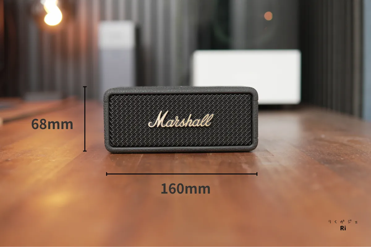 横幅160mm・高さ68mmのコンパクトなMarshall Bluetoothスピーカー本体