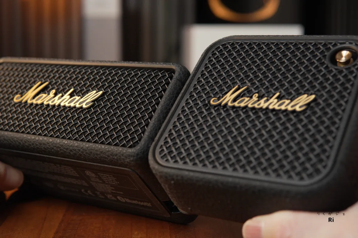 Marshallスピーカー2機種のロゴデザイン比較シーン