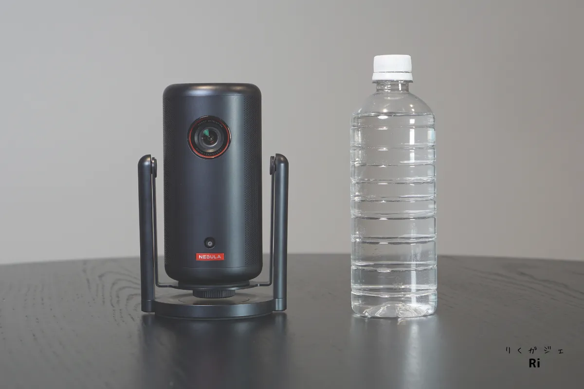 Nebula Capsule3と500mlペットボトルとのサイズ比較写真