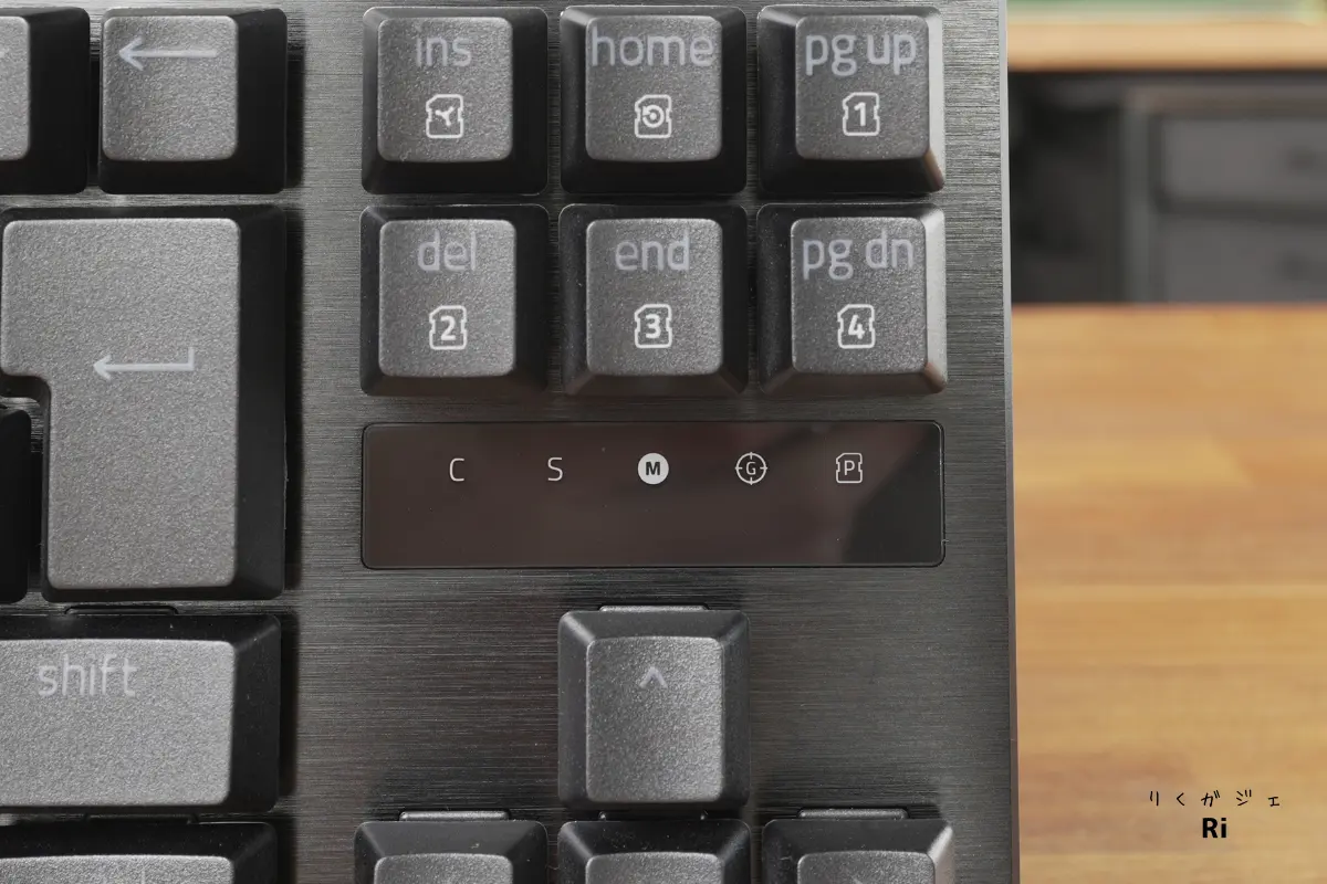 Razer Huntsman V3 Pro TKL 8KHzのオンボード調整用LEDインジケーター。アクチュエーションポイント設定時に使用